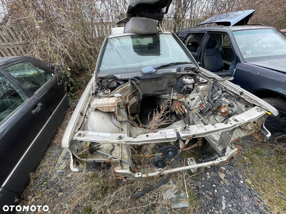 Mercedes W201 190  NA CZĘŚCI!!! - 2