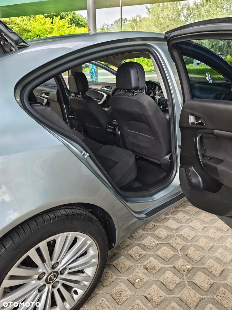 Opel Insignia 2.0 CDTI - 11