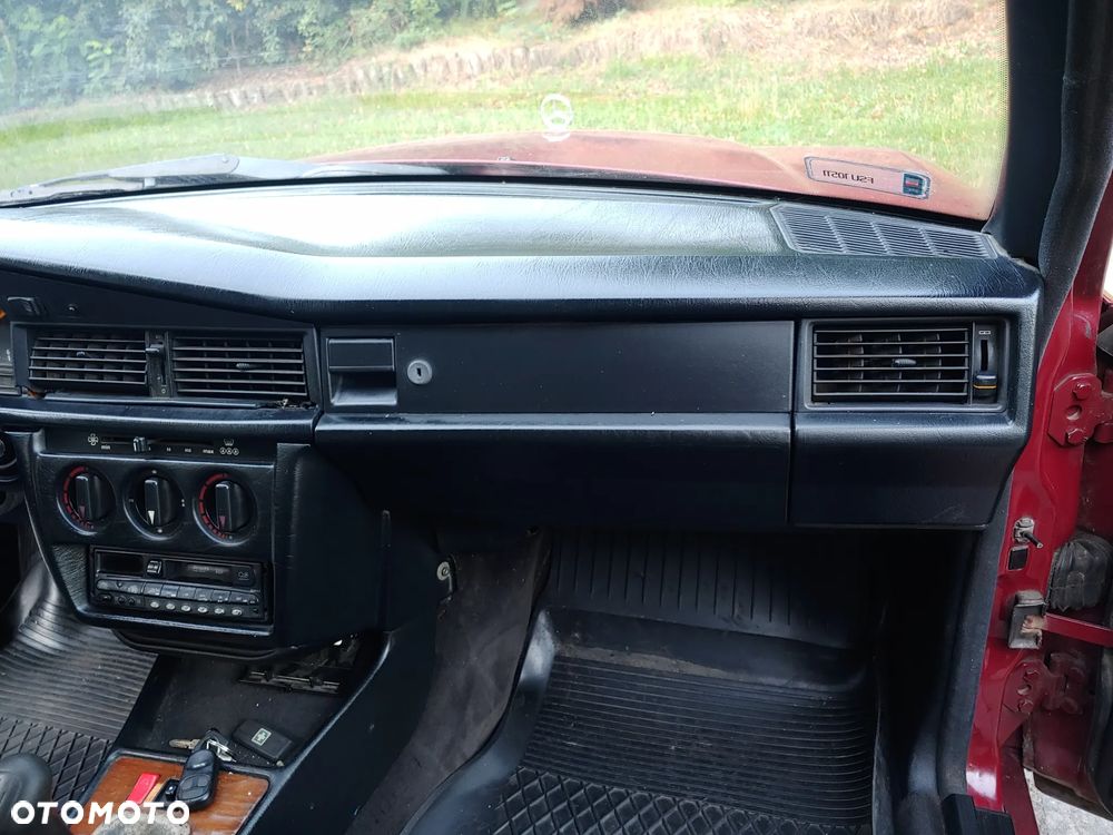 Mercedes-Benz W201 (190) - 18
