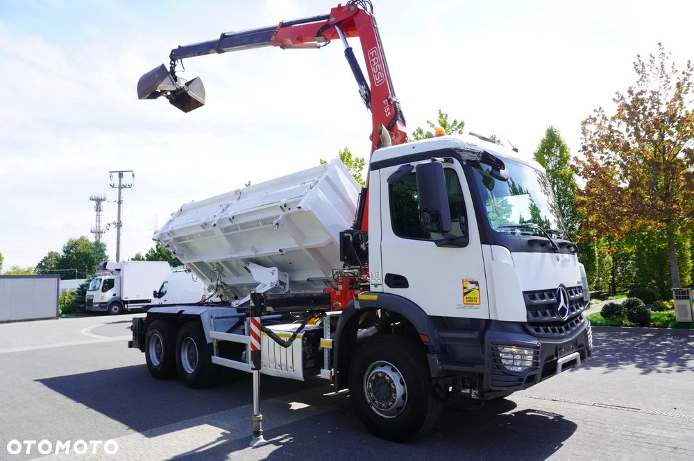 Mercedes-Benz Arocs 2636 / 6x4 / HDS Fassi / Wywrotka 3 str / Bortmatic - 9
