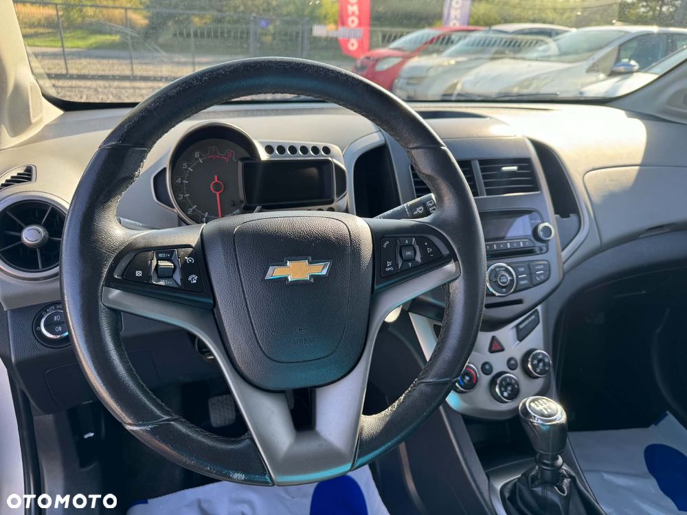 Chevrolet Aveo 1.6 LTZ - 13
