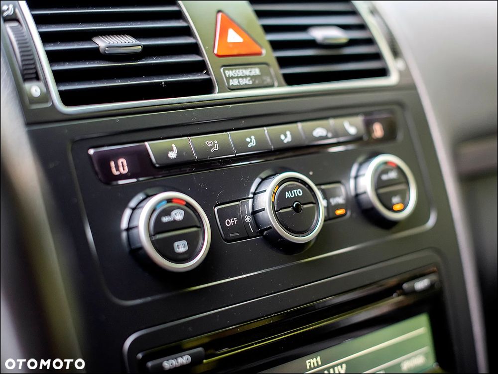 Volkswagen Touran - 28