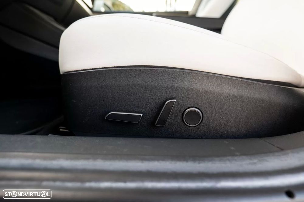 Tesla Model 3 - 24