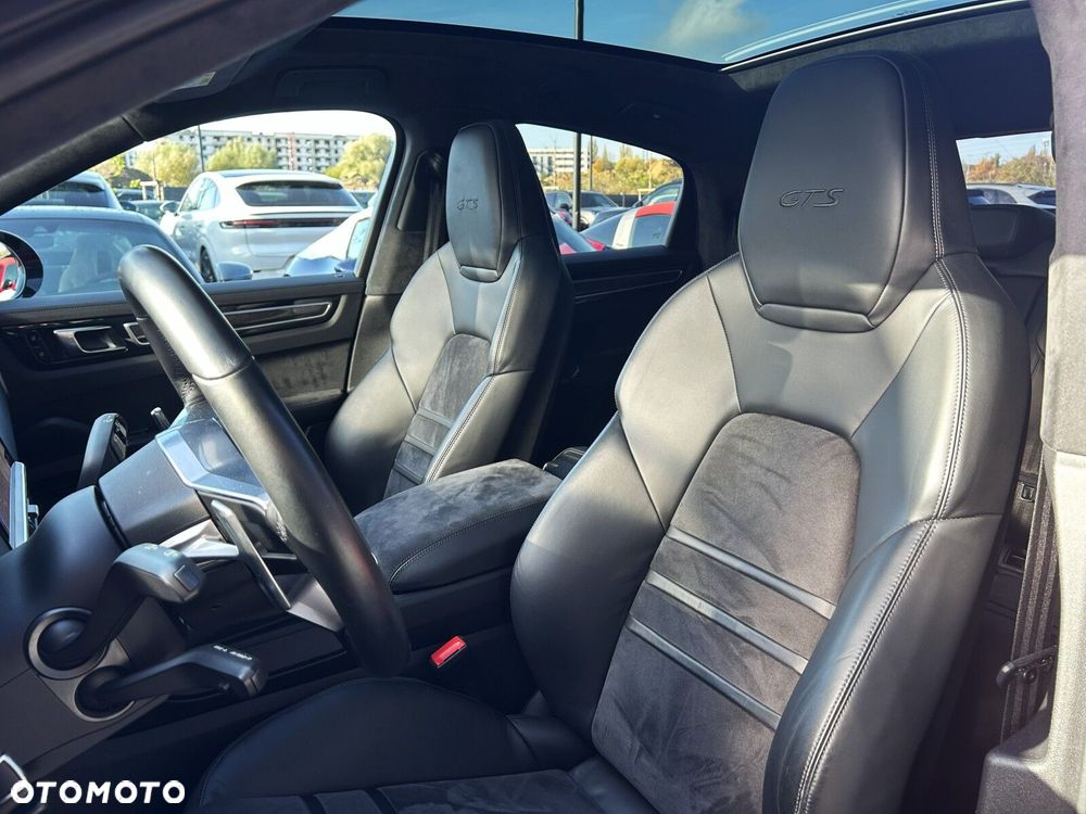 Porsche Cayenne GTS - 13