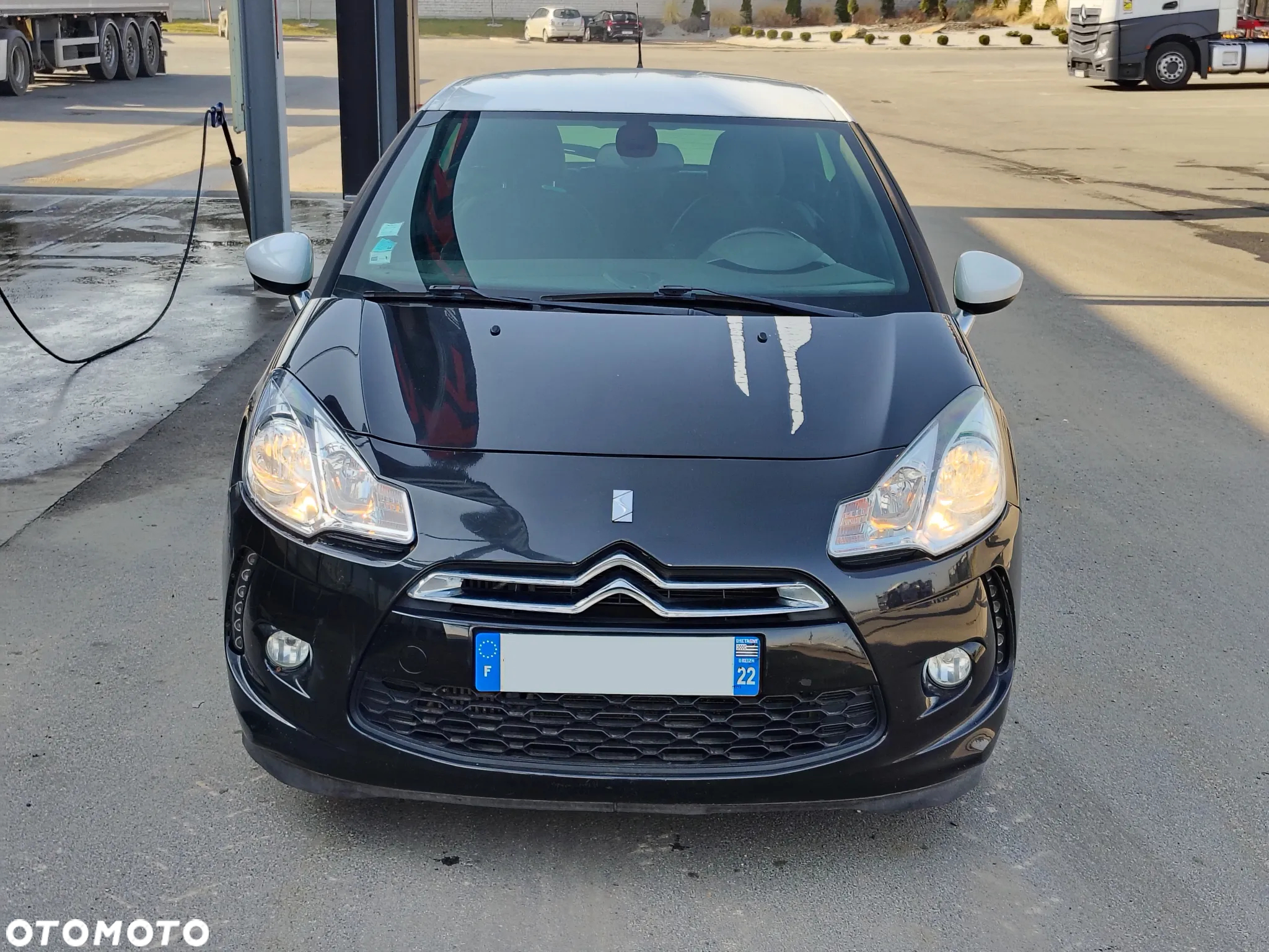 Citroën DS3 HDi 90 FAP SoChic - 2