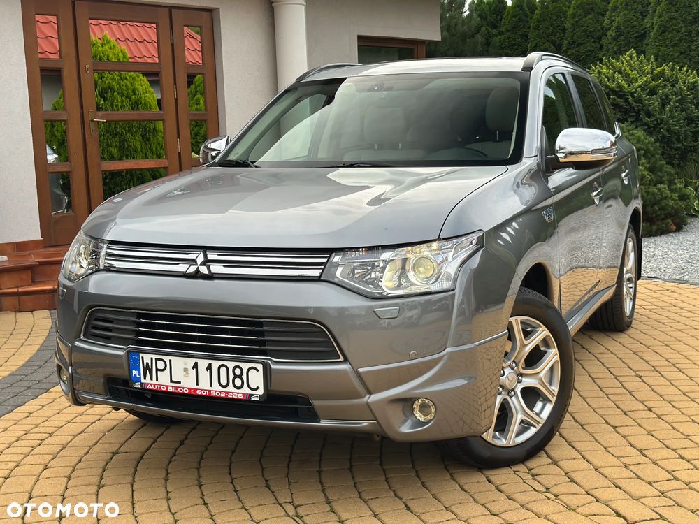 Mitsubishi Outlander - 2