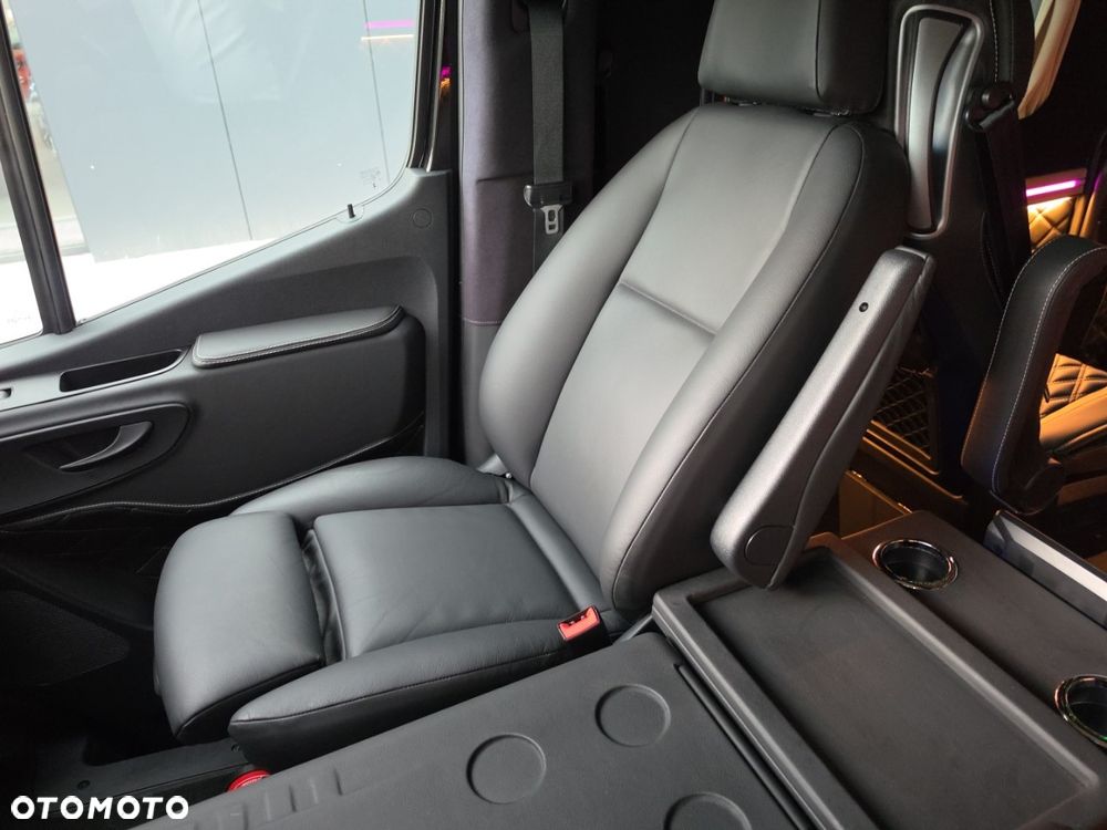 Mercedes-Benz Sprinter Long PRO 9G-Tronic 907.235 - 9