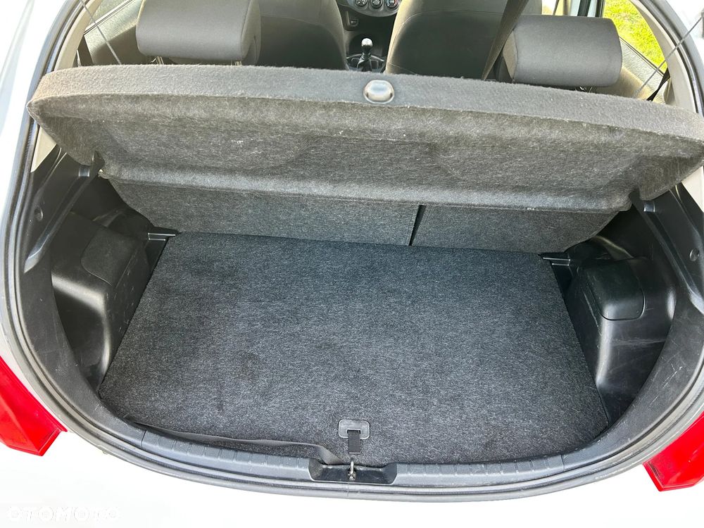 Toyota Yaris - 15