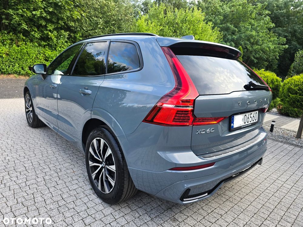 Volvo XC 60 B4 B Plus Dark - 4