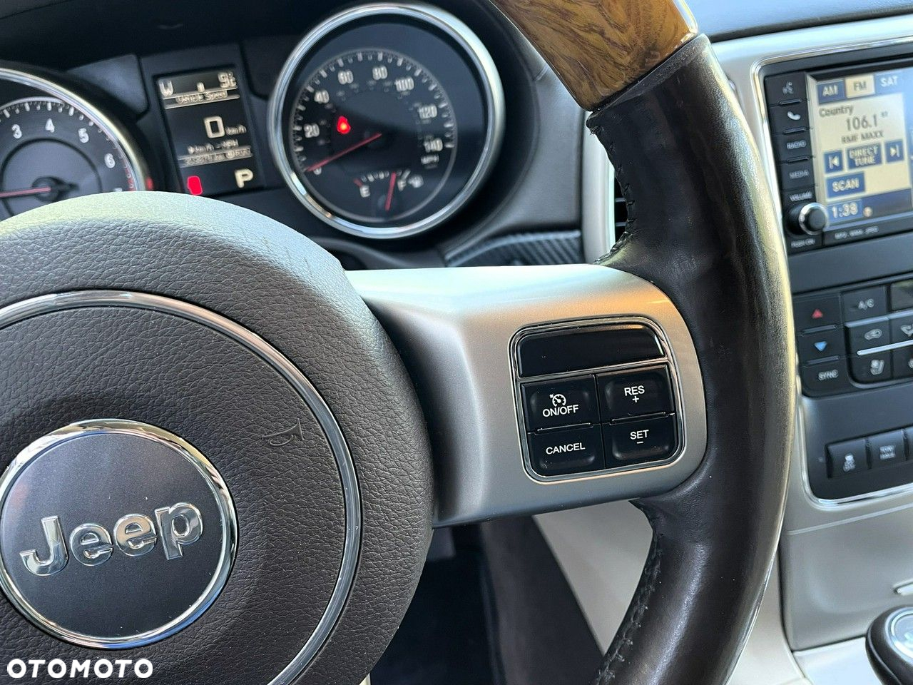 Jeep Grand Cherokee - 17