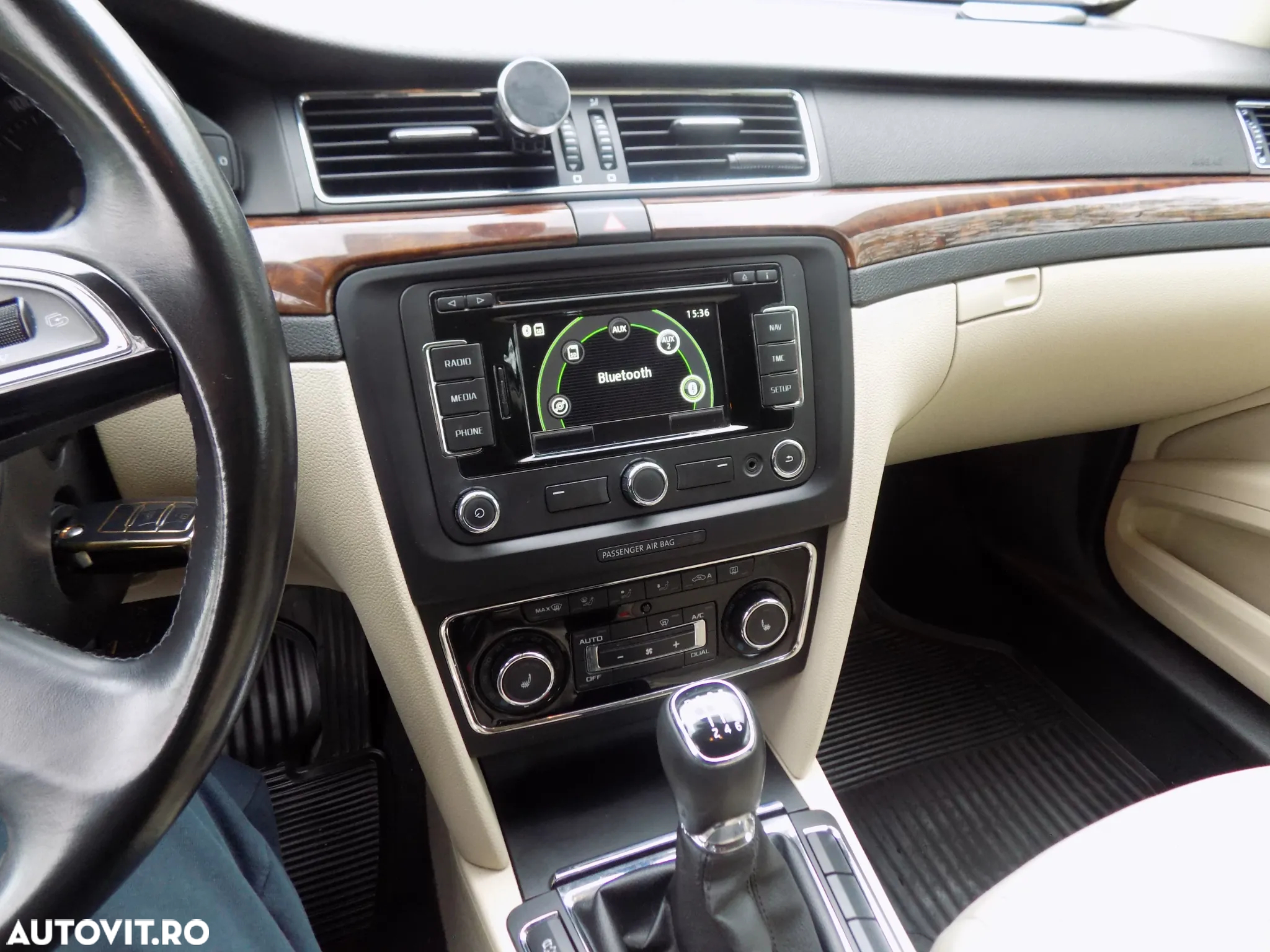 Skoda Superb Combi 2.0 TDI Elegance - 24