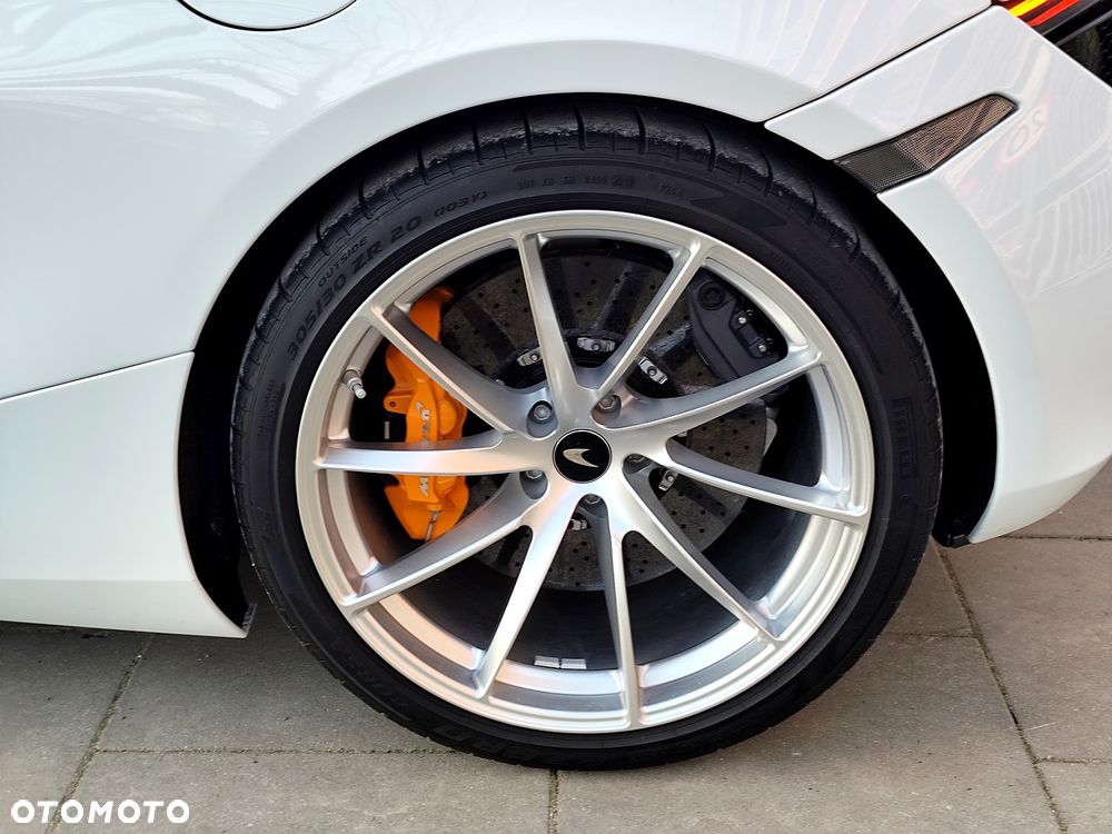 McLaren 720S Coupe Performance - 13