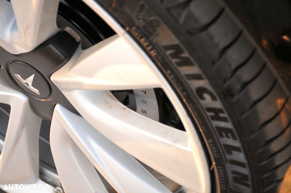 Tesla Model 3 Langstreckenbatterie Allradantrieb Dual Motor - 13