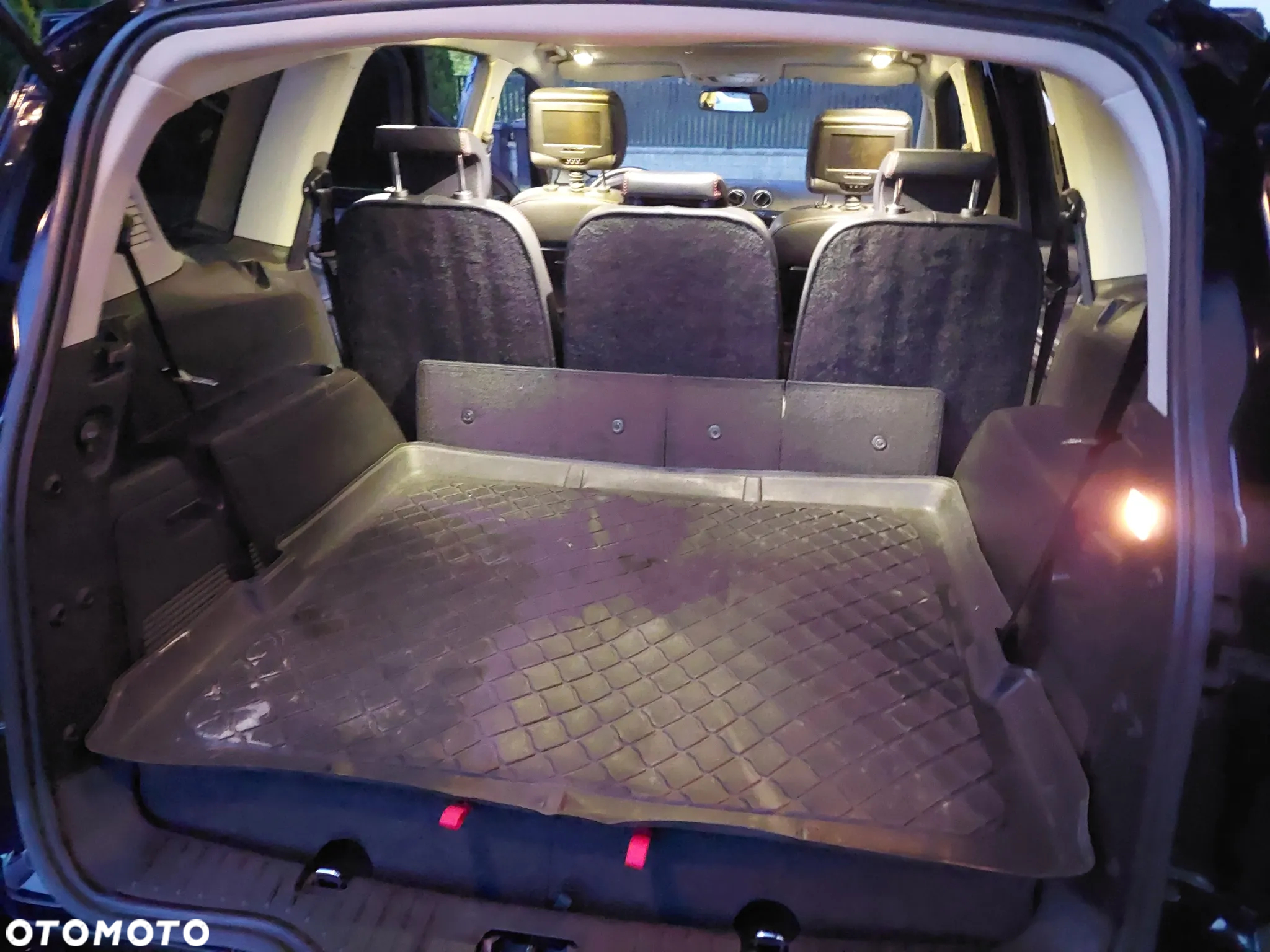 Ford S-Max 2.0 EcoBoost ST-Line - 38