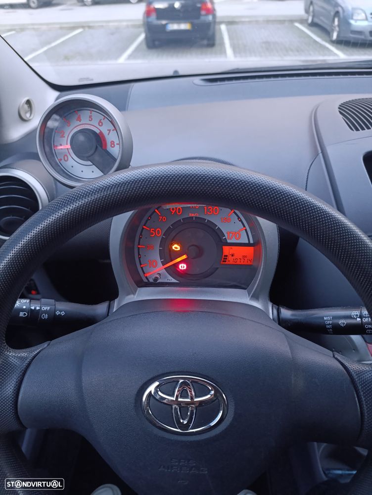 Toyota Aygo 1.0 + AC - 6
