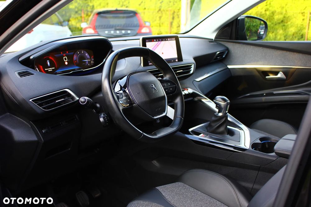 Peugeot 5008 1.5 BlueHDi Allure S&S - 29