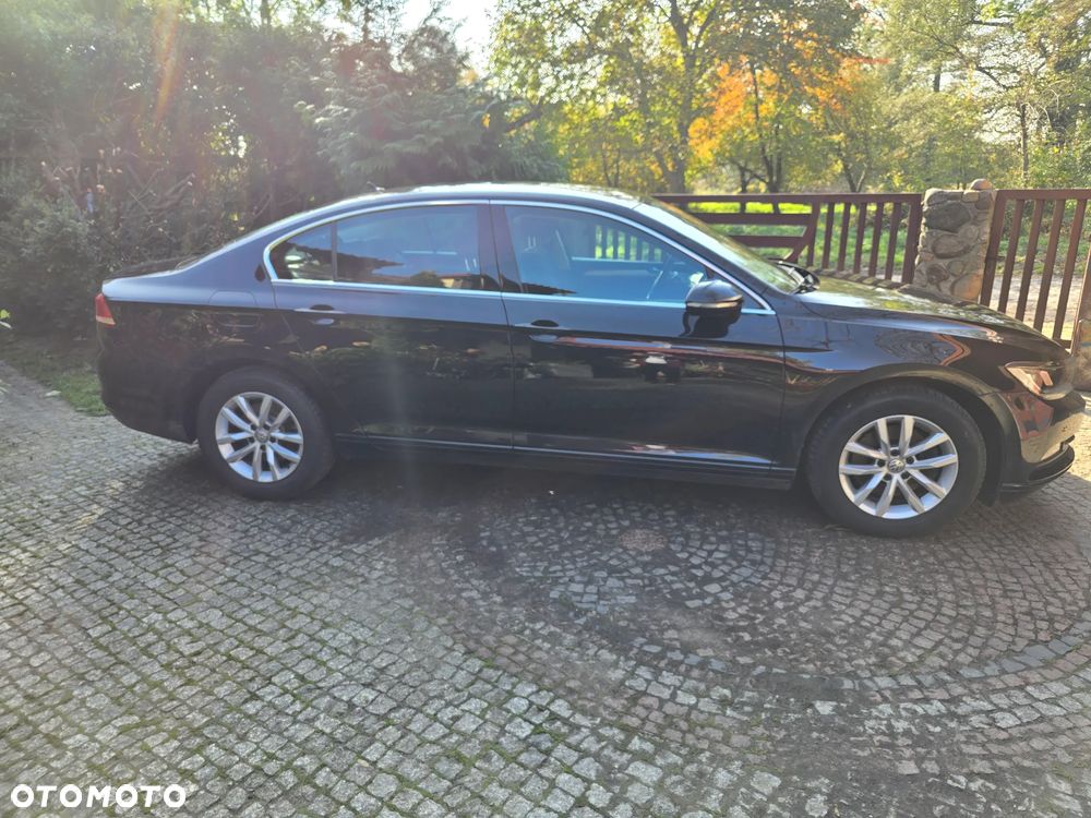 Volkswagen Passat - 2