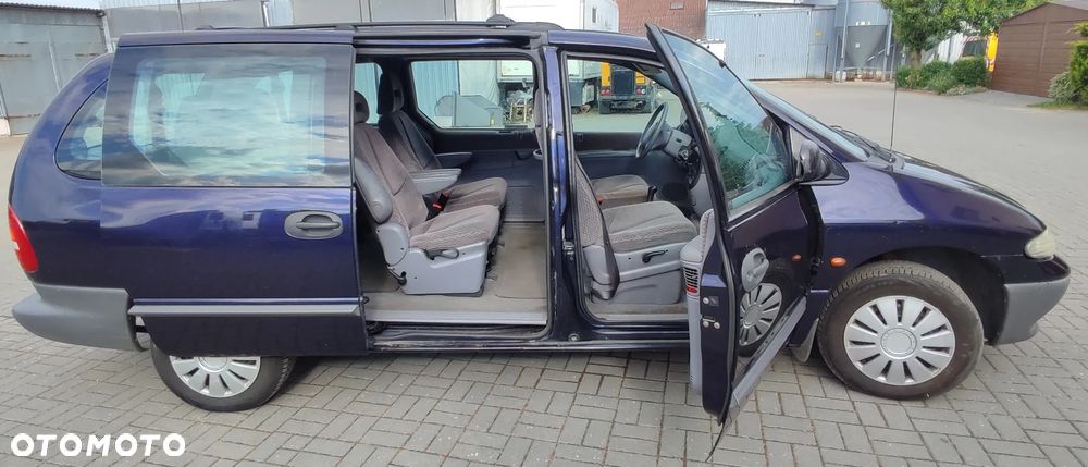 Chrysler Voyager - 23