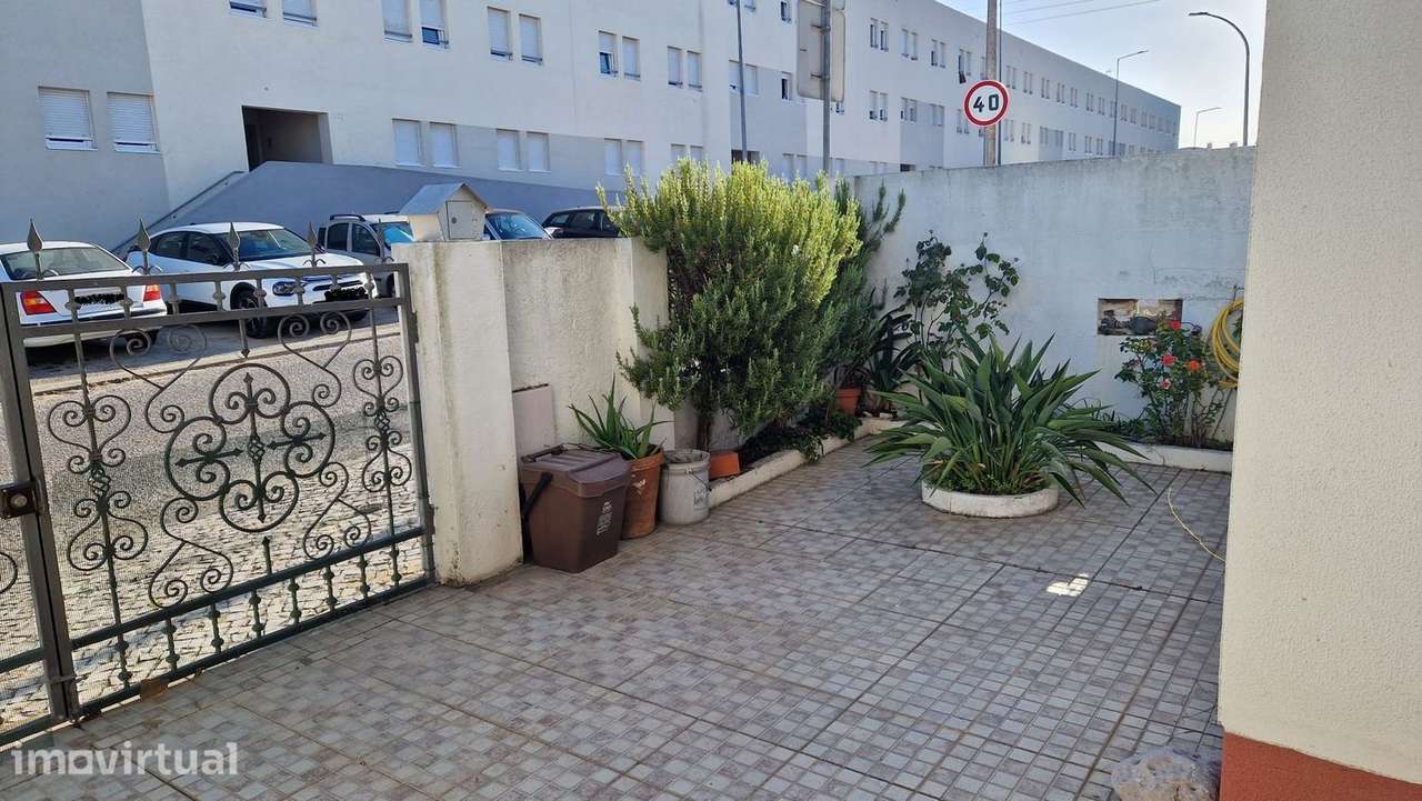 Moradia T4 Manteigadas - Com Quintal - Grande imagem: 4/21