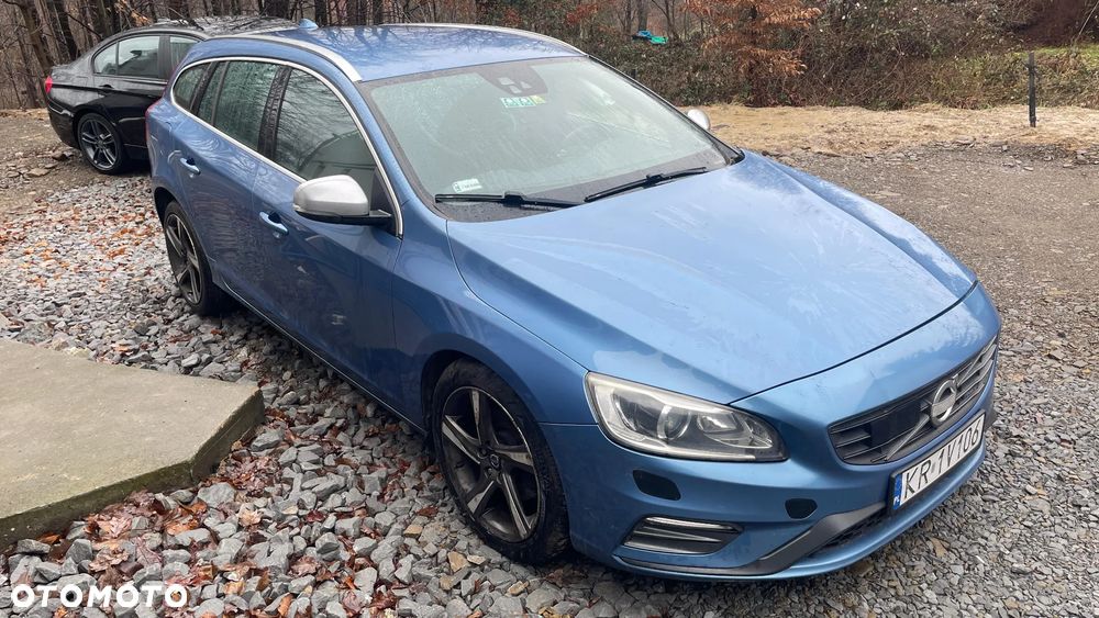 Volvo V60 D4 R-Design - 2