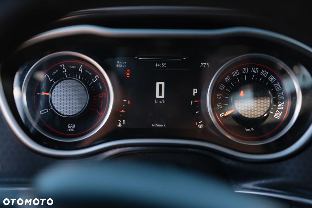 Dodge Challenger - 15