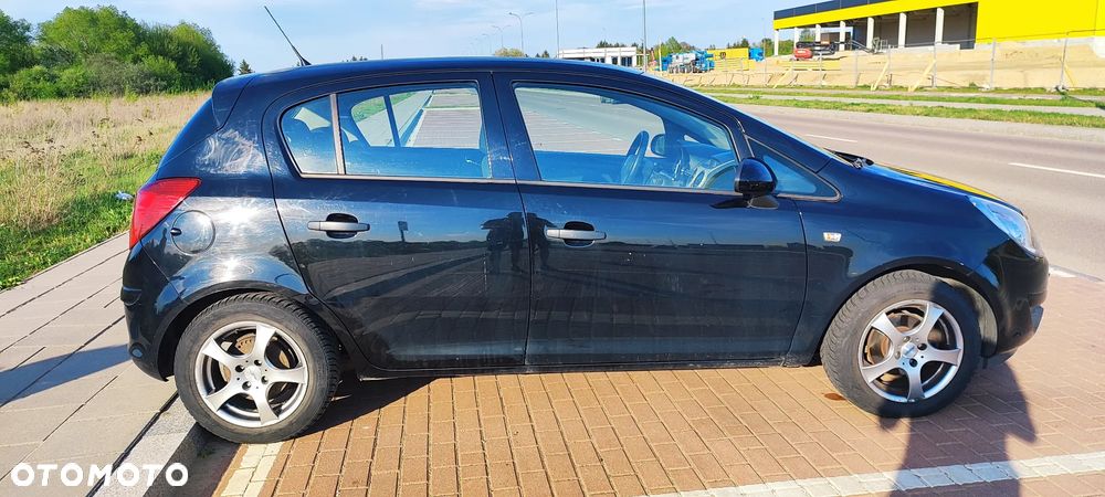Opel Corsa 1.2 16V Cosmo - 17