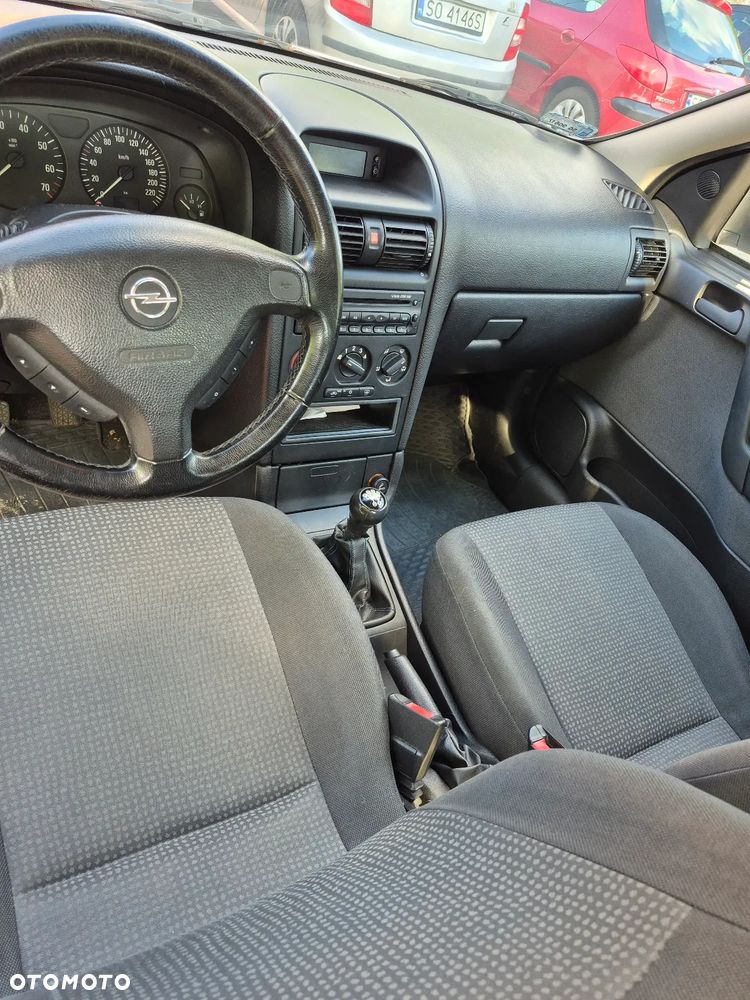 Opel Astra - 11