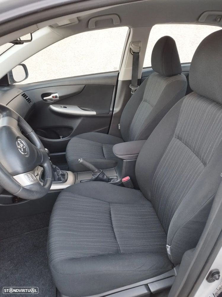 Toyota Corolla 1.4 D-4D Sol - 8