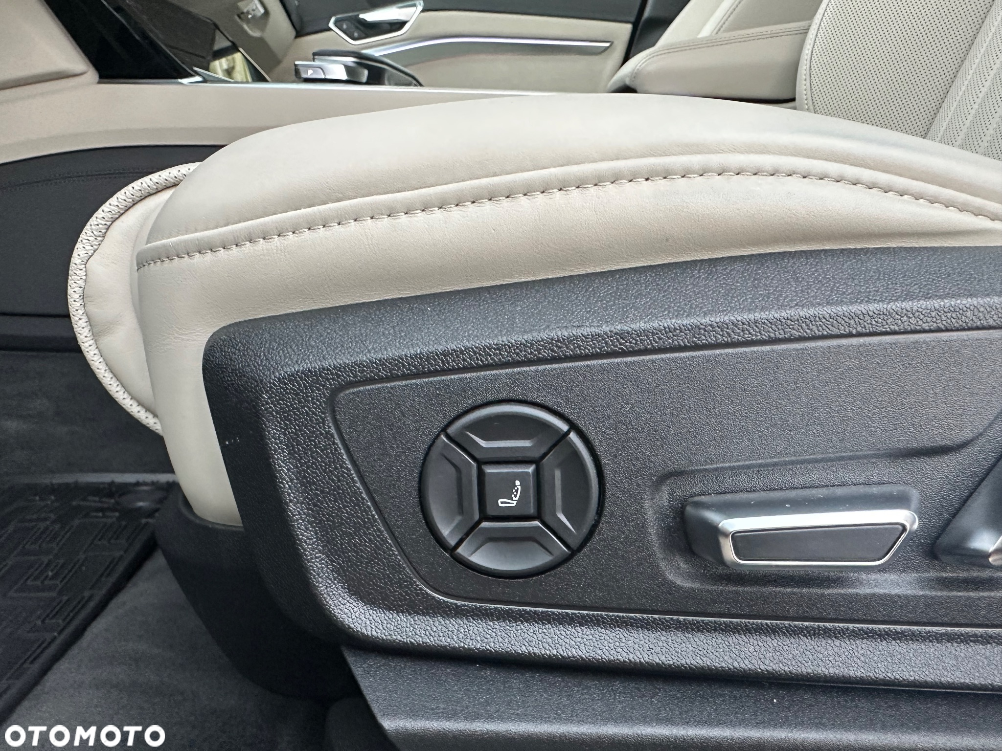 Audi e-tron 55 Quattro Advanced - 25