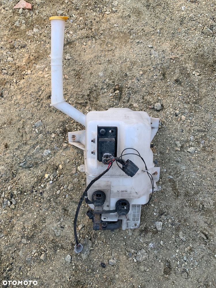 Mazda 2 DY DE DJ 3 BK BL BPBM 5 CR CW 6 gg Gy GH GJ GL cx-3 cx-30 cx-5 cx-7  zbiornik spryskiwaczy spryskiwacz zwykły xenon czujnik pompka zatyczka wężyki wszystkie Czesci - 23