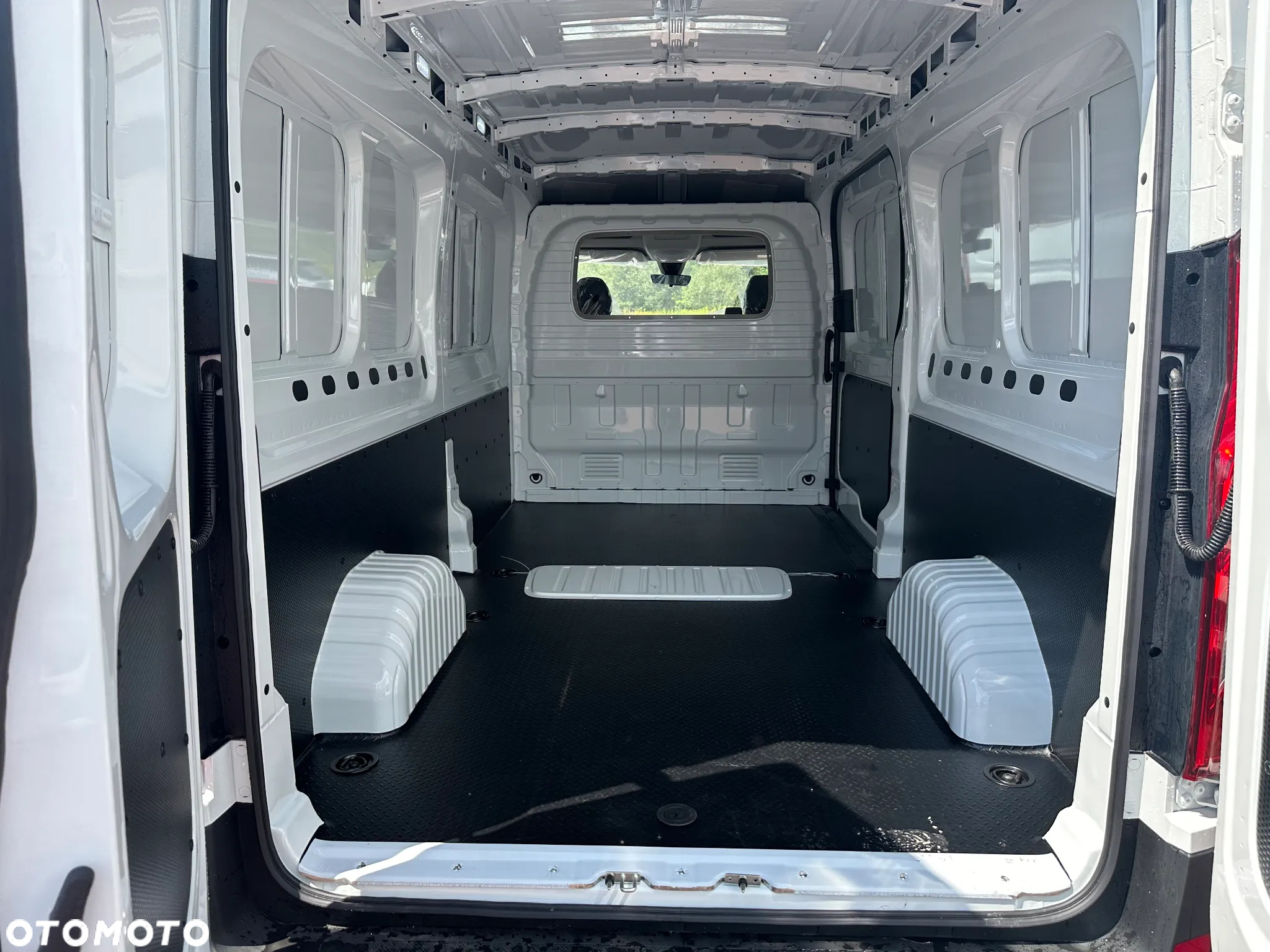 Maxus Deliver 9 - 6