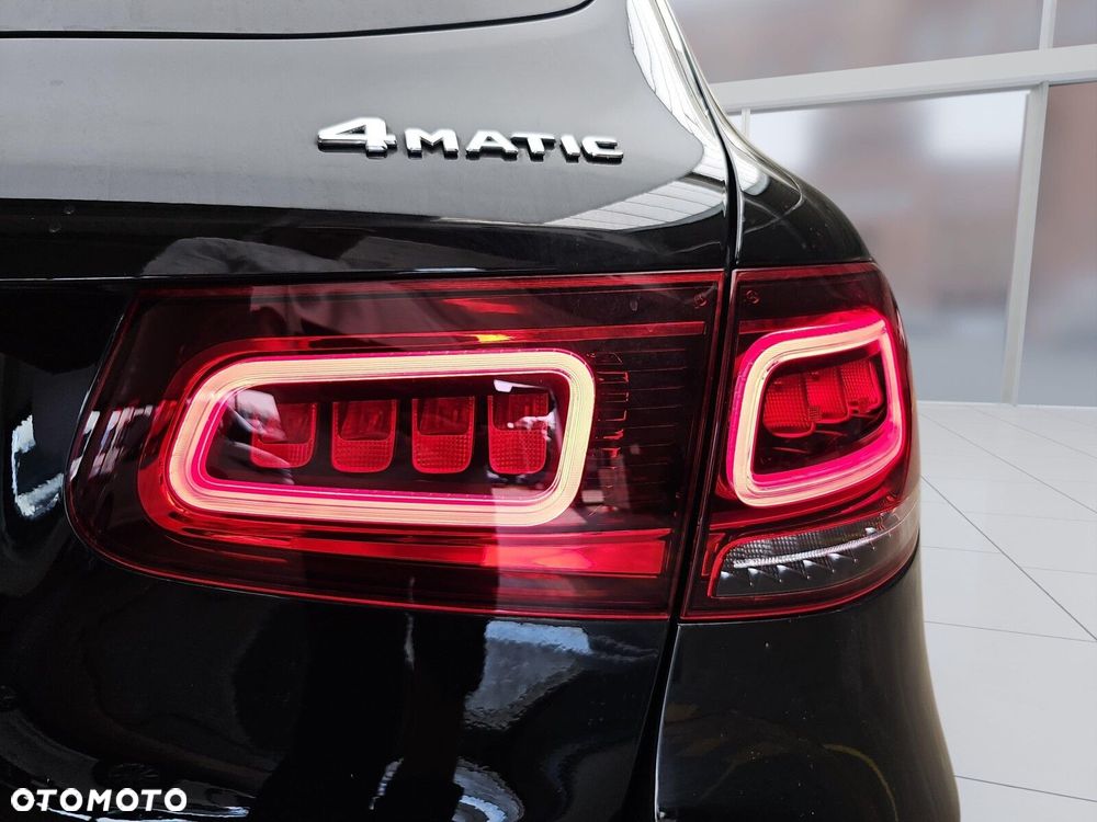 Mercedes-Benz GLC 300 e 4-Matic - 24