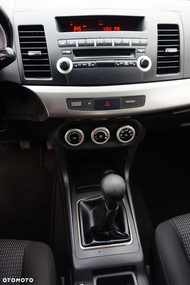 Mitsubishi Lancer - 32