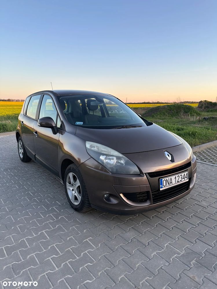 Renault Scenic 1.5 dCi Emotion - 1