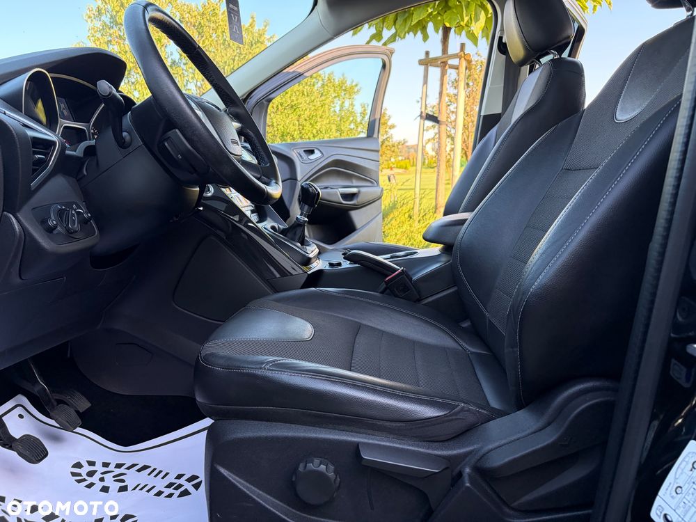 Ford Kuga 1.5 EcoBoost 2x4 Titanium - 18