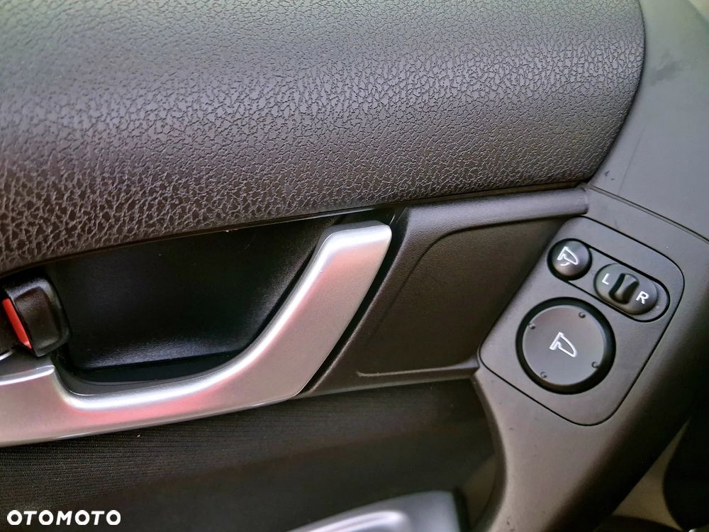 Honda Accord 2.0 Executive - 31