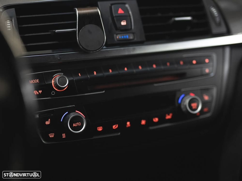 BMW 318 d Touring Aut. Sport Line - 18