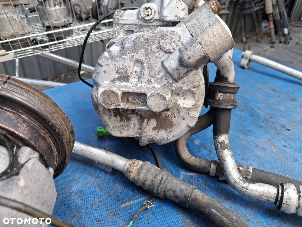Sprężarka klimatyzacji Volkswagen Passat B5 FL Lift Audi A4 B5 FL Lift A6 C5 FL Lift Skoda Superb Denso 7SBU16C  8D0260808  447220-8182 pompa kompresor klimy 1.9 TDI - 7