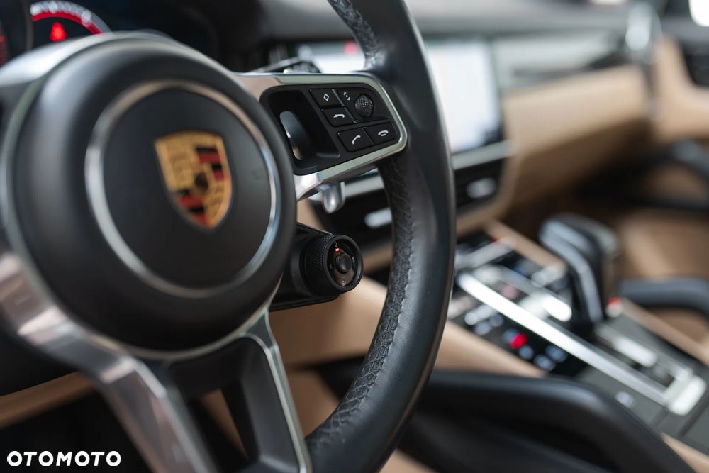 Porsche Cayenne Standard - 25