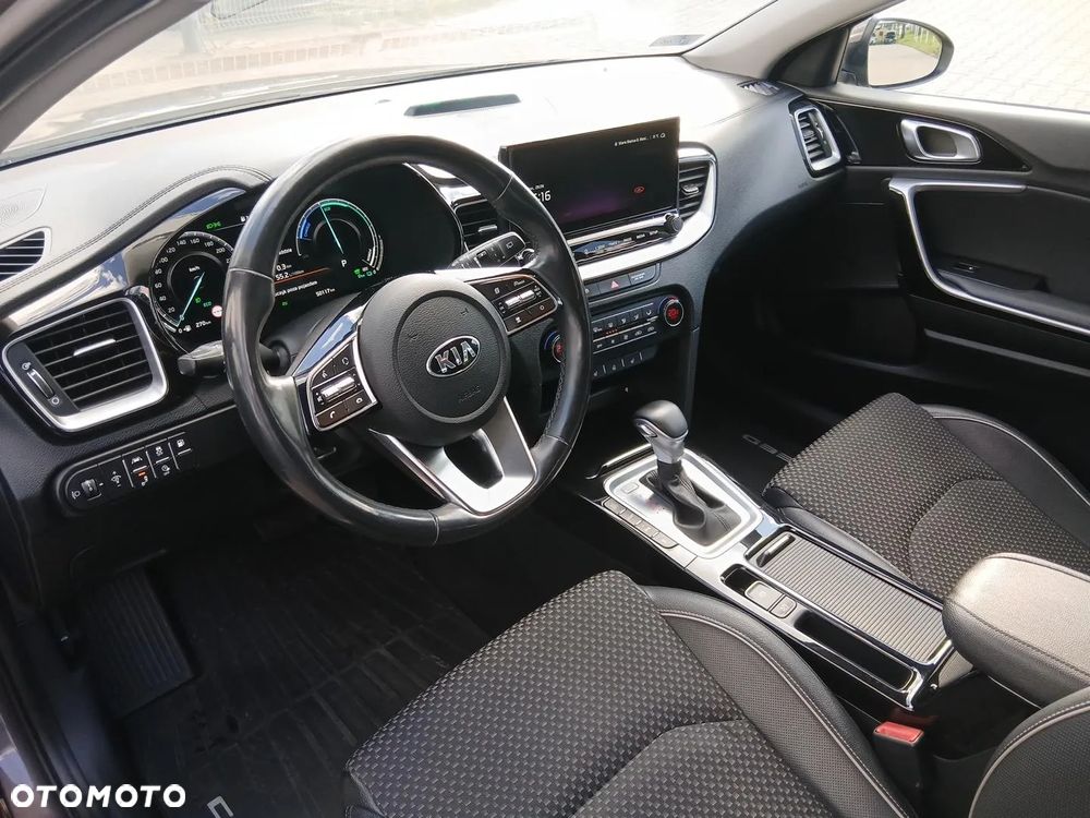 Kia Ceed 1.6 GDI PHEV L Business Line DCT - 12