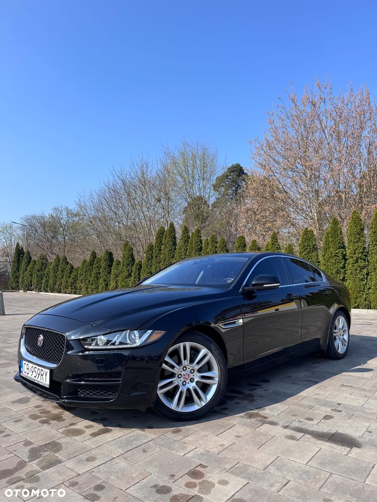 Jaguar XE 25t Prestige - 1