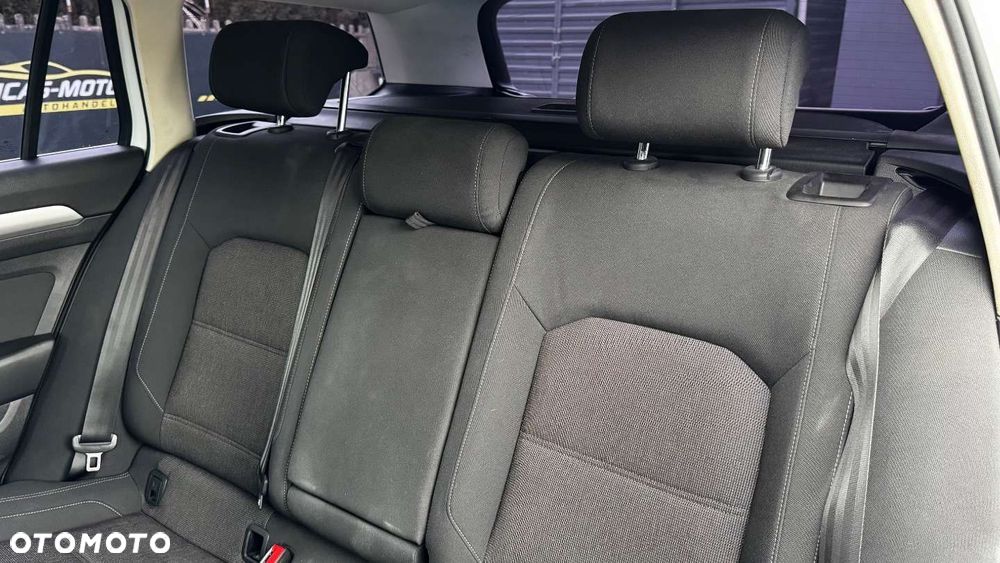Volkswagen Passat - 21