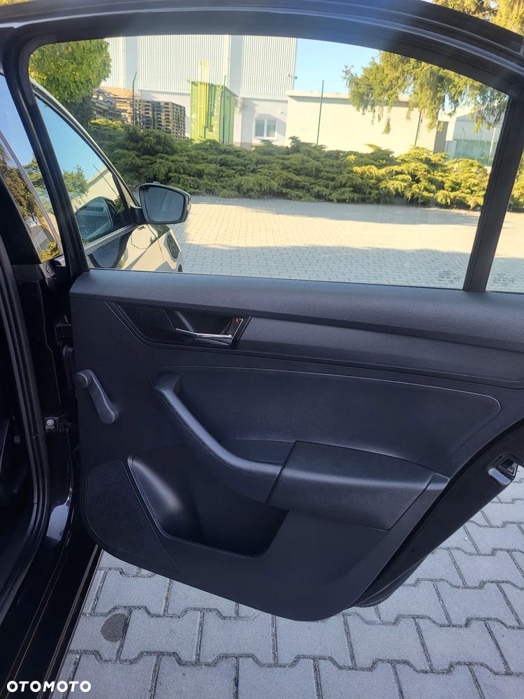 Skoda RAPID 1.0 TSI Active - 12