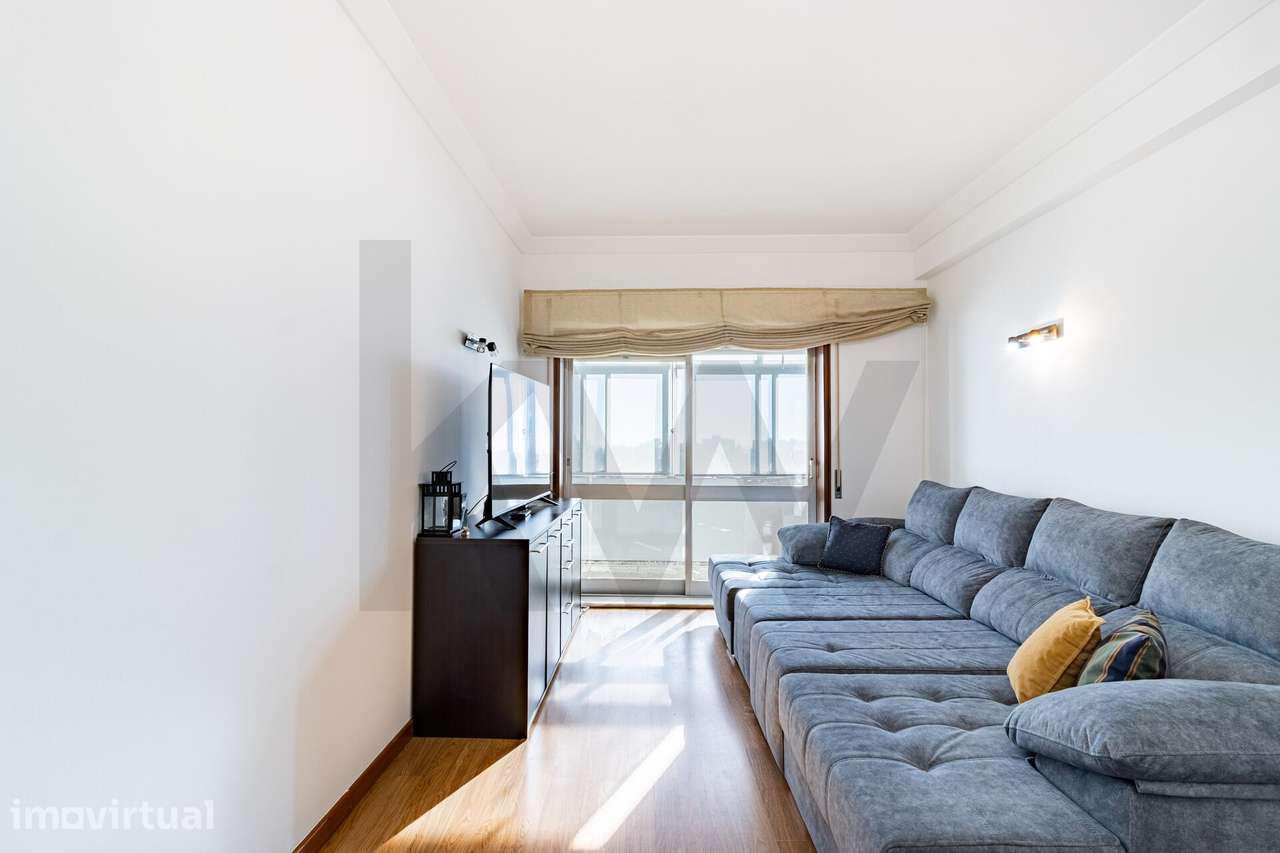 Apartamento T3 Duplex com Lugar de Garagem e Arrumos em Mafamude, Vila - Grande imagem: 3/35
