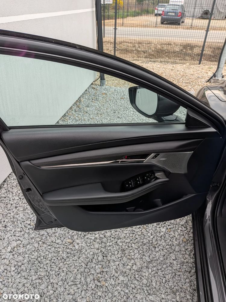 Mazda 3 2.0 mHEV Hikari - 12