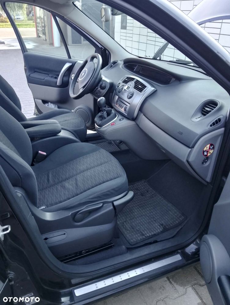 Renault Scenic 1.6 16V Conquest - 11