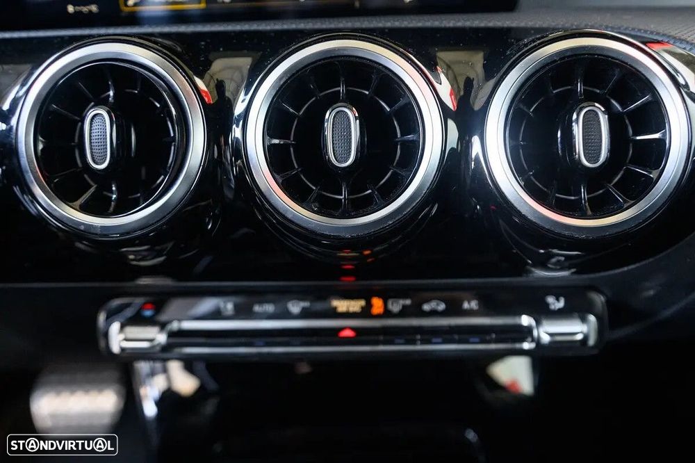 Mercedes-Benz A 180 Limousine d AMG Line Aut. - 44