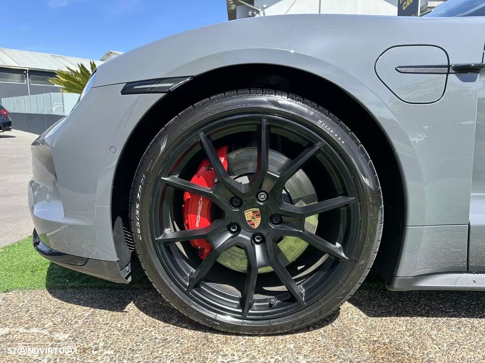 Porsche Taycan Sport Turismo GTS - 24