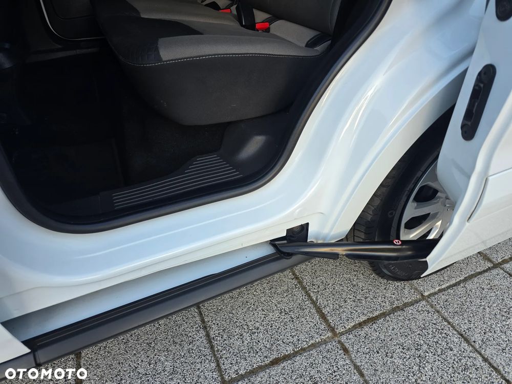 Ford Tourneo Courier 1.5 TDCi Titanium - 23