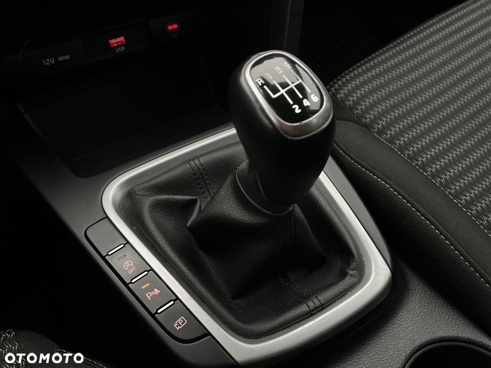 Kia XCeed 1.5 T-GDI M - 24